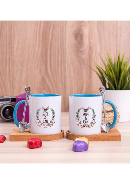 Kişiye Özel Çiftlere Özel Iki Isimli ve Tarihli Ikili Ahşap Altlıklı Mavi Kupa Bardak