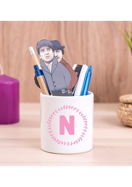 Kişiye Özel Pembe Renkli Baş Harf Tasarım Seramik Kalemlik