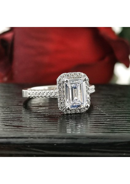 925 Ayar Gümüş Prenses Kesim Baget Taşlı Kadın Yüzük fiyatları