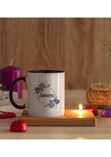 Kişiye Özel Çiçek Desenli Isme Özel Ahşap Altlıklı Mumlu Siyah Kupa Bardak