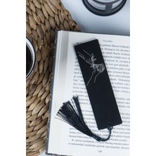 Kitaplı Hediye Gül Tutan Eller Tasarımlı Ahşap Kitap Ayracı