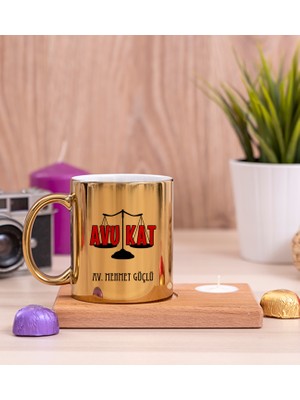 Hediye Dükkanı Kişiye Özel Avukat Ahşap Altlıklı Mumlu Gold Kupa Bardak