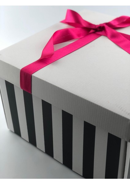 31X31X20 Desenli Pasta Kutusu (10 Adet) modelleri