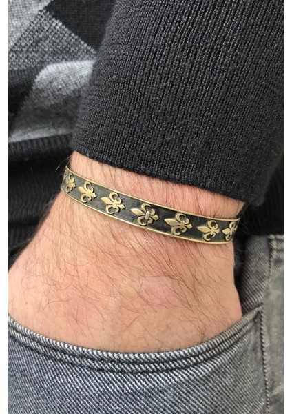 Lilyum Figürlü Siyah Renk Erkek Kelepçe Bileklik FRJ11163-1263-B fiyatları