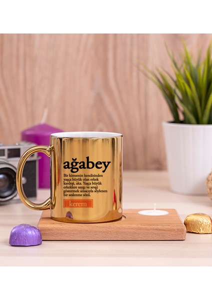 Kişiye Özel Ağabey Kelime Anlamı Ahşap Altlıklı Mumlu Gold Kupa Bardak