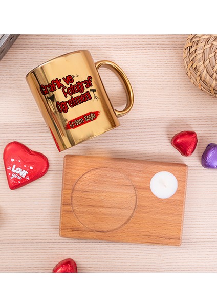 Kişiye Özel Grafik ve Fotoğraf Öğretmeni Ahşap Altlıklı Mumlu Gold Kupa Bardak fiyatları