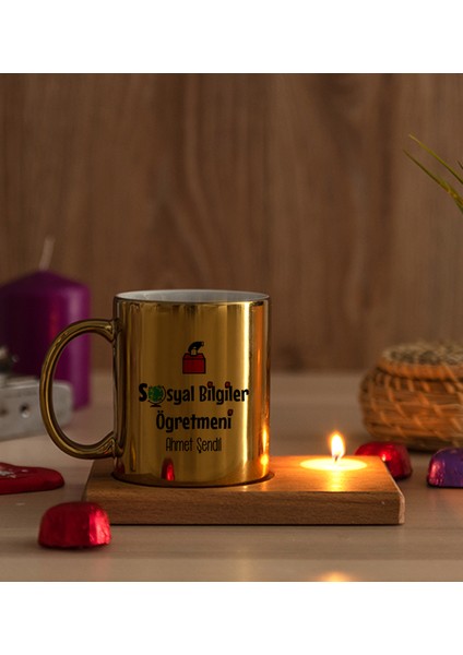 Kişiye Özel Sosyal Bilgiler Öğretmeni Ahşap Altlıklı Mumlu Gold Kupa Bardak modelleri