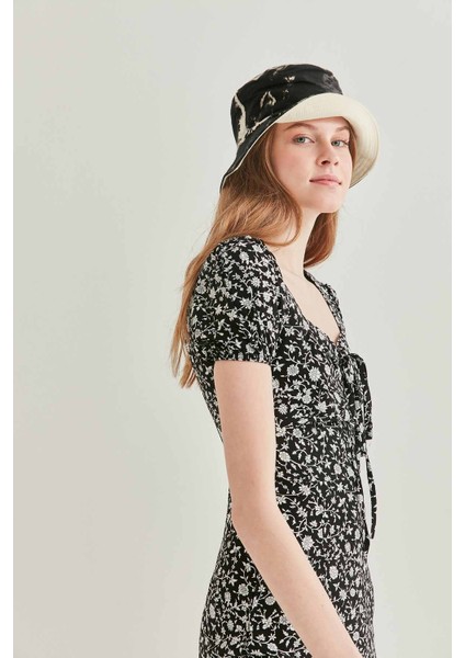 Yaka Bağcık Detaylı Minik Kol Elbise fiyatları