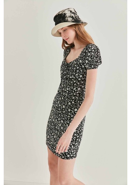 Yaka Bağcık Detaylı Minik Kol Elbise indirimleri