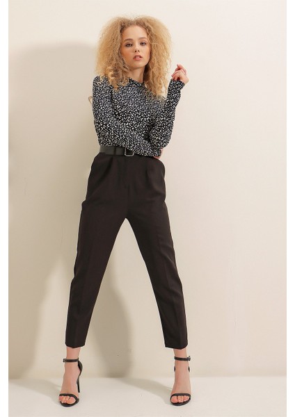 Kemerli Arka Lastik Pantolon