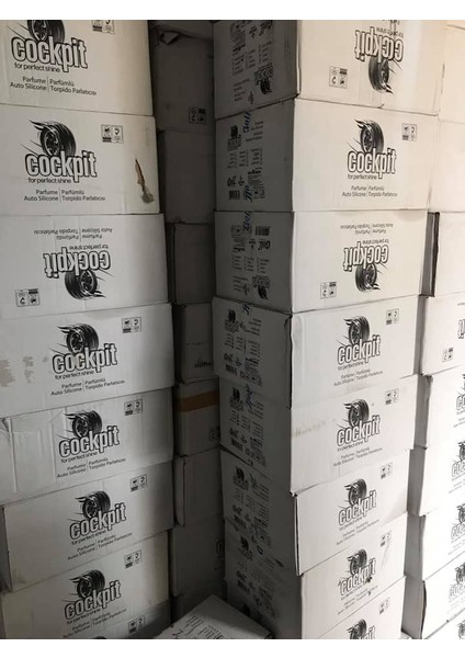 Oto Torpido Parlatıcı Sprey 220ML - Parfümlü Silikonlu Göğüslük Parlatıcısı Gül Esintisi fırsatları