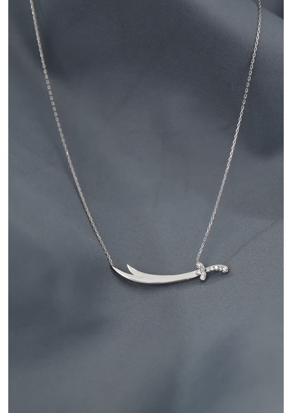 925 Ayar Gümüş Rodyum Kaplama Yatay Taşlı Zülfikar Kolye fiyatları