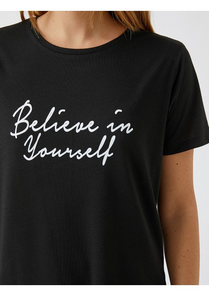 2YAK13713EK Yuvarlak Yaka Kısa Kollu Normal Kalıp Siyah Kadın T-Shirt indirimleri