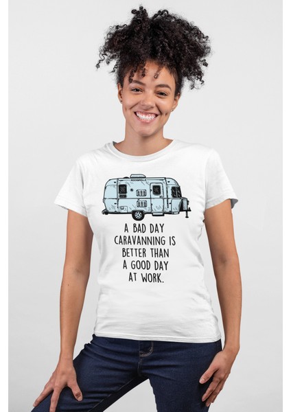 Karavan Hayatı Beyaz Kısa Kollu Kadın T-Shirt