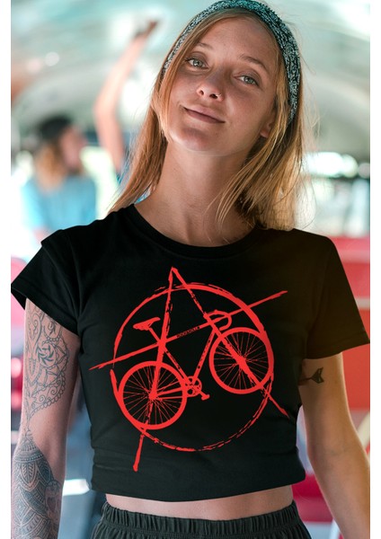 Abisiklet Siyah Kısa, Kesik Crop Top Kadın T-Shirt