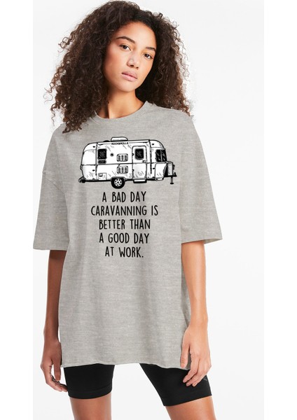 Karavan Hayatı Gri Oversize Kısa Kollu Kadın T-Shirt