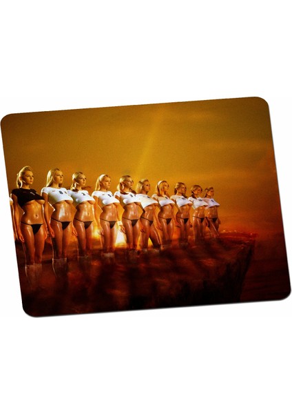 Kız Futbolcular Mouse Pad