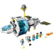 LEGO City Ay Uzay İstasyonu 60349 - 6 Yaş ve Üzeri Çocuklar için 5 Astronot Minifigürlü Oyuncak Yapım Seti (500 Parça)