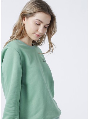 Aeropostale Bisiklet Yaka Standart Kalıp Baskılı Kadın Yeşil Sweatshirt - K-ARTEMIS-Y