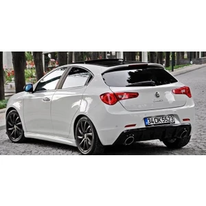 Güneşli Garaj Alfa Romeo Giulietta Yan Marşpiyel (Plastik)