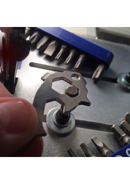 20 In 1 Kamp Açık Mini Taşınabilir Çok Fonksiyonlu Anahtarlık Anahtar Aracı Şişe Açacağı Anahtarlık Asılı