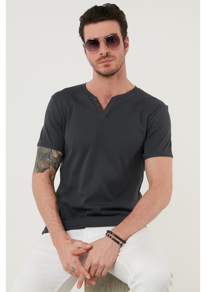 % 100 Pamuklu V Yaka Slim Fit T Shirt Erkek T SHİRT 5902122