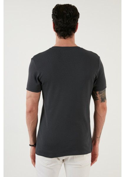 % 100 Pamuklu V Yaka Slim Fit T Shirt Erkek T SHİRT 5902122 indirimleri
