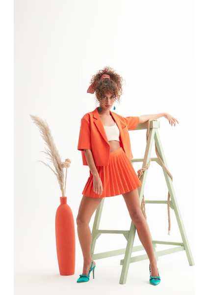 Krep Tek Düğme Crop Ceket fiyatları