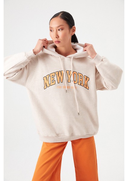 AÇELYAOKCU Oversize Kapüşonlu New York Baskılı Sweartshirt