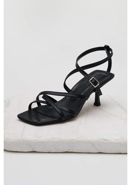 Valeria Deri Siyah Renk Kadın Sandalet Topuklu Ayakkabı fırsatları