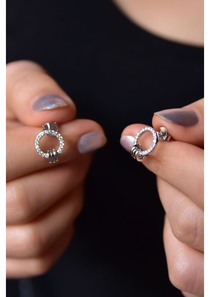 925 Ayar Gümüş Rodyum Kaplama Zirkon Taşlı Çemberde Üçlü Halka Çivili Küpe fiyatları