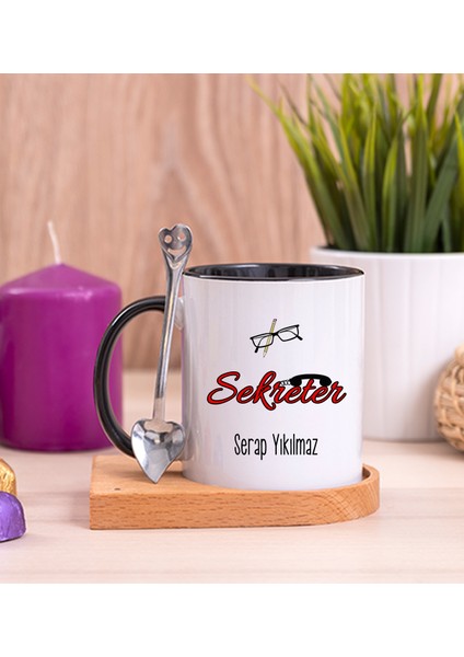 Kişiye Özel Sekreter Ahşap Altlıklı Kaşıklı Siyah Kupa Bardak