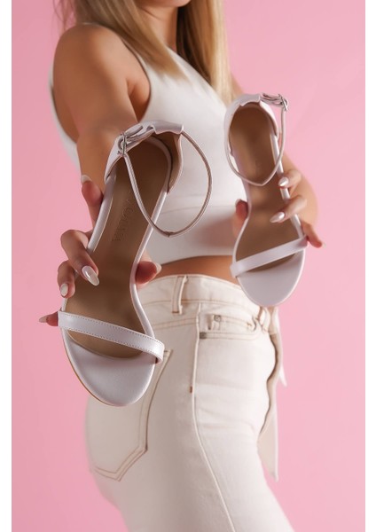 Lambo Beyaz Ince Topuklu Günlük Ayakkabı