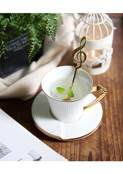 Altın Kolu Seramik Kahve Fincanı Tabağı Müzikal Not Kaşık Çay Kupası Porselen Çay Seti Gelişmiş Teacup Cafe Espresso Kupası | Kahve Kupası Ve Tabak Setleri (Yurt Dışından) fırsatları