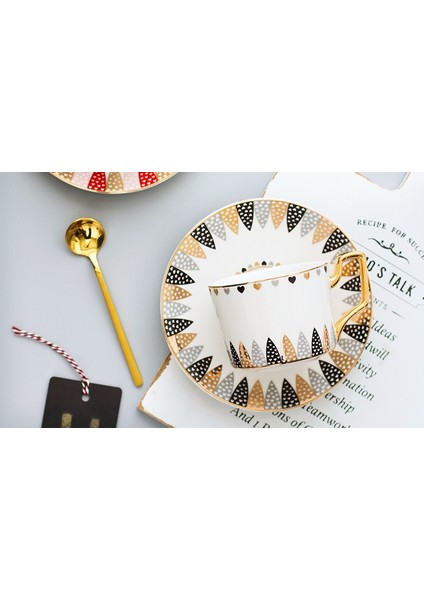 Basit Çift Kahve Fincanı Tabağı Seti Yaratıcı Çiçek Çay Kupası Altın Jant Seramik Çay Bardağı Evin Ikrandalı Çay Kaşıkla | Teacup Tabak Setleri (Yurt Dışından)