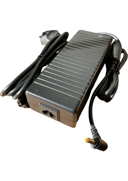 Acer Aspire V5 V17 Nitro 5 Predator Helios 300 PH317 V5-591G-53HV Uyumlu 19 Volt 7.1 Amper Şarj Cihazı Adaptör 7.1A - 5.5mm 1.7mm