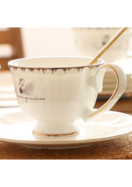 Avrupa Kemik Çini Kahve Fincanı Yaratıcı Lüks Seramik Öğleden Sonra Çay Bardağı Kupa Set Ev Oturma Odası Tazas Nordic Drinkware Df50Bd | Kahve Kupası Ve Tabak Setleri (Yurt Dışından)