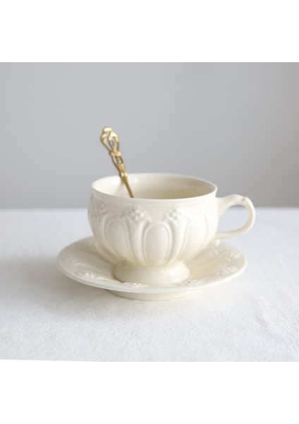 Vintage Lüks Kupası Avrupa Tarzı Öğleden Sonra Çay Çevre Dostu Sevimli Arapça Kahve Fincanı Seramik Seyahat Tazas De Cafe Drinkware 50 | Teacup Tabak Setleri (Yurt Dışından)