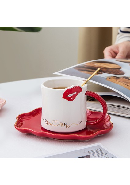 Yaratıcı Kırmızı Dudaklar Fincan Tabağı İle Kaşık Set Seramik Kahve Veya Çay Bardağı Fıçı Ev Mutfak Drinkware Komik Doğum Günü Düğün Hediyeleri | Kupa Ve Tabaklar (Yurt Dışından)