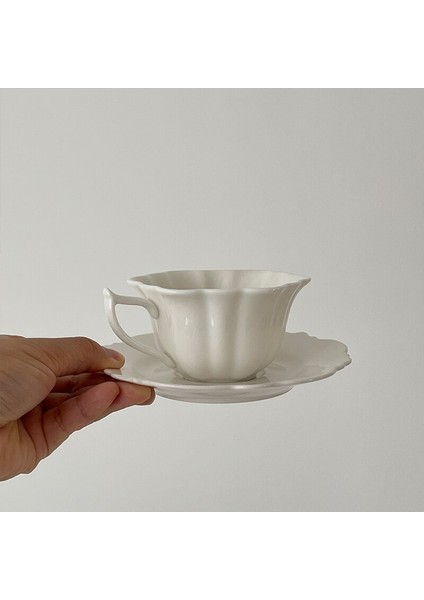 100 Ml Avrupa Lüks Seramik Petal Ofis Kahve Fincanı Ve Tabağı Seti Süt Çay Kupalar Doğum Günü Çiftler Hediyeler Arkadaşlar Fincan Hediye | Kupalar (Yurt Dışından)