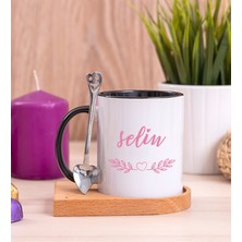 Hediye Dükkanı Kişiye Özel  Kadına Hediye Isim Yazılı Ahşap Altlıklı Kaşıklı Siyah Kupa Bardak