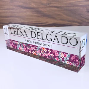 Hediye Marketi17 Kişiselleştirilmiş Özel Ofis Isimlik Plakaları Karışık Kır Çiçekleri Tasarımı