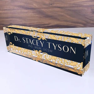 Hediye Marketi17 Ofis Masası Kişiye Özel Isim Plakası Yaprak Altın Tasarım Ofis Masası Dekoru