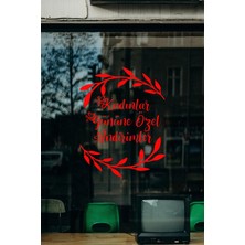 8 Mart Kadınlar Gününe Özel Indirimler Yazısı Cam Vitrin Sticker Kırmızı