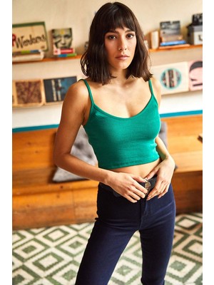 Kasheha Kadın Yeşil Askılı Likralı Örme Kaşkorse Crop Bluz - KSH00107