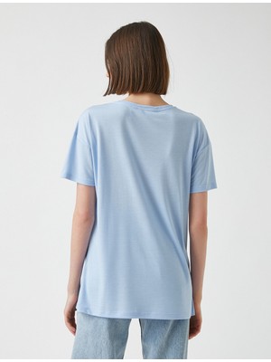 Koton 2SAK50083EK Yuvarlak Yaka Kısa Kollu Normal Kalıp Mavi Kadın T-Shirt