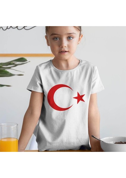 Ay Yıldızlı Türk Bayraklı Çocuk T-Shirt Ay Yıldızlı T-Shirt