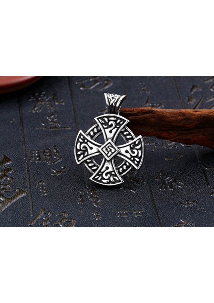 Paslanmaz Çelik Iskandinav Kabartma Desen Haç Kolye modelleri