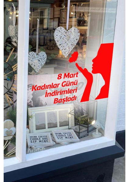 8 Mart Kadınlar Günü Indirimleri Başladı Yazısı Cam Vitrin Sticker Kırmızı