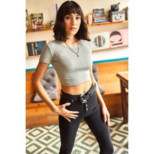 Kasheha Kadın Gri Kısa Kollu Bisiklet Yaka Likralı Örme Kaşkorse Crop Bluz - KSH00106